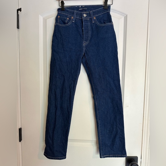 Levis 501 Original Cropped Jeans - Picture 2 of 7
